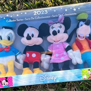 Disney, new, 2023 Collector Series
